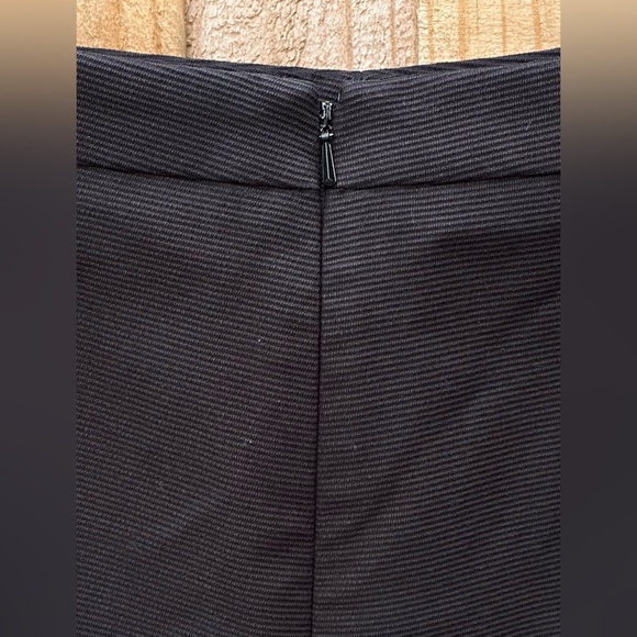 Banana Republic Black Chevron Lace Mini Skirt Size 6 - Picture 4 of 7